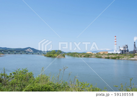 阿武隈川 蔵王連峰 工場 川 青空 阿武隈川 蔵王連峰 工場 川 青空 59130558