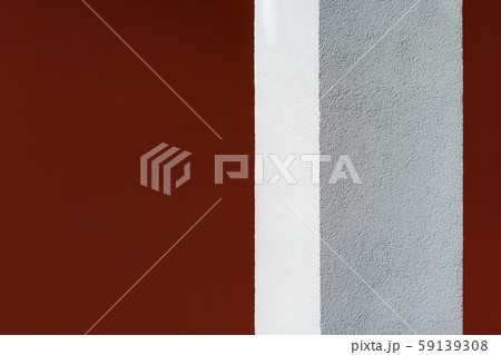 Light column on the background of the wall Light column on the background of the wall 59139308