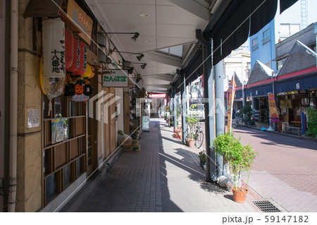 東京都　月島もんじゃストリート　西仲通り商店街 59147182