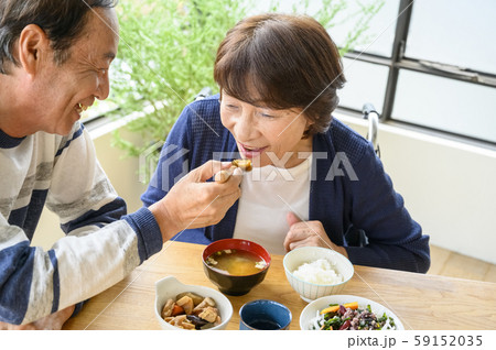 在宅介護/高齢夫婦/食事イメージ 在宅介護/高齢夫婦/食事イメージ 59152035