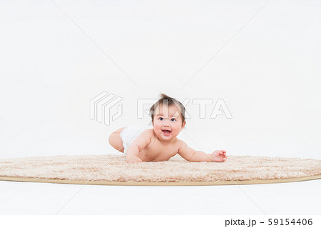 赤ちゃん 生後4ヶ月の写真素材