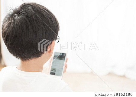 スマホ　小学生　男の子　スマホ中毒　ルール 59162190