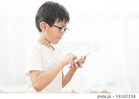 スマホ 小学生 男の子 スマホ中毒 ルール スマホ 小学生 男の子 スマホ中毒 ルール 59162238