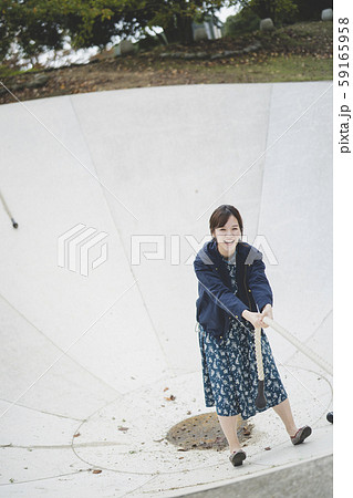 公園の女性 公園の女性 59165958