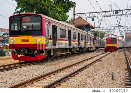 ジャカルタ・コタ駅と日本製の電車 59167139