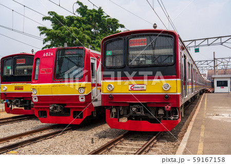 ジャカルタ・コタ駅と日本製の電車 59167158