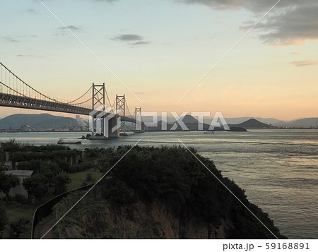夕暮れ時の瀬戸大橋 夕暮れ時の瀬戸大橋 59168891