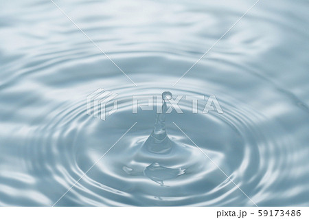 水 水 59173486