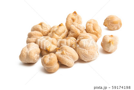 chickpea beans isolated 59174198