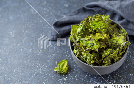 Kale Chips ready-to-eat, copy space left 59176361