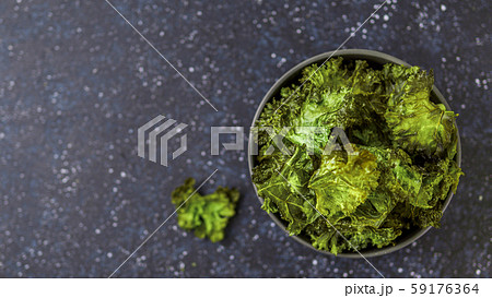 Kale Chips ready-to-eat, copy space left 59176364