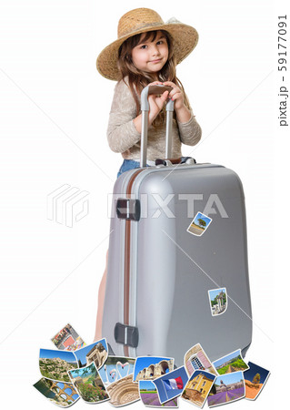 The little girl is ready to travel to Provence 59177091