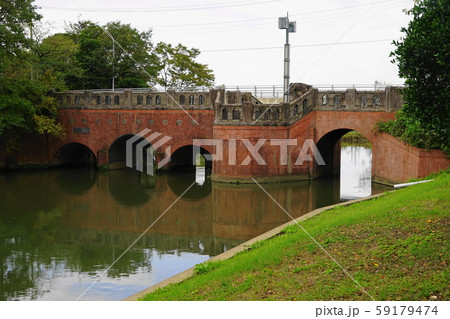 11月 葛飾02閘門橋・レンガ造りのアーチ橋・明治42年完成 11月 葛飾02閘門橋・レンガ造りのアーチ橋・明治42年完成 59179474