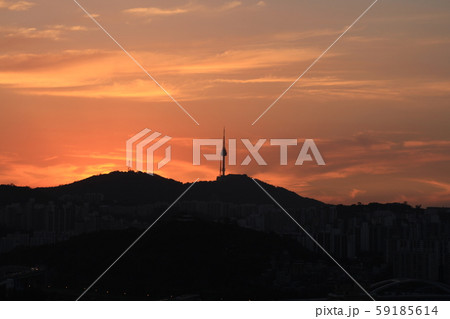ソウル 夕焼け 雲 59185614