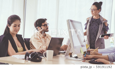 Senior leader giving advice speech to team members Senior leader giving advice speech to team members 59191192