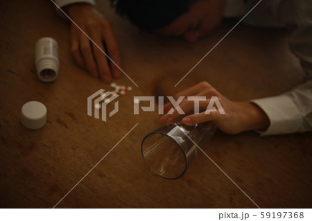 薬物多量摂取 イメージ 薬物多量摂取 イメージ 59197368