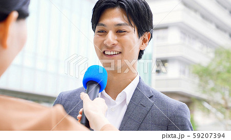 街頭インタビュー　男性 59207394