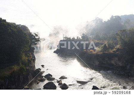 新曽木大橋から見た霧の滝 新曽木大橋から見た霧の滝 59209168
