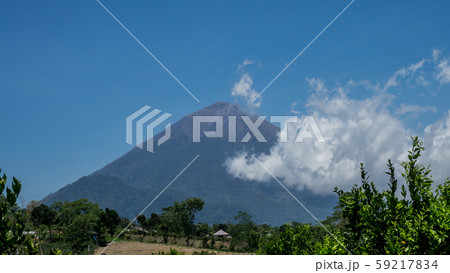 バリ島の聖なる山アグン山の写真素材
