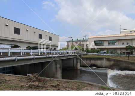 埼玉県久喜市菖蒲町の星川と十六間堰 59223014