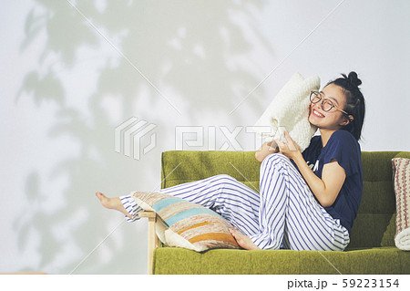 女性 ライフスタイル 洗濯 女性 ライフスタイル 洗濯 59223154
