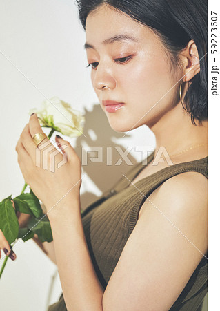 女性　ポートレート　ビューティー 59223607