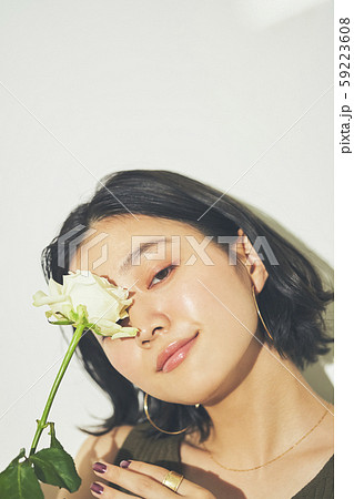女性　ポートレート　ビューティー 59223608
