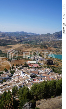 サアラ・デ・ラ・シエラの白い町とスペイン荒野 59230220