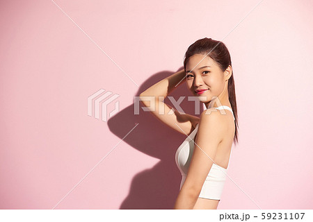 女性 スポーツ 背景カラー 女性 スポーツ 背景カラー 59231107
