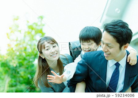 家族イメージ 子育て世代 前進する ランドセル 家族イメージ 子育て世代 前進する ランドセル 59234006