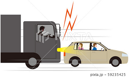 乗用車へ煽り運転するトラック.ベクター素材. 乗用車へ煽り運転するトラック.ベクター素材. 59235425