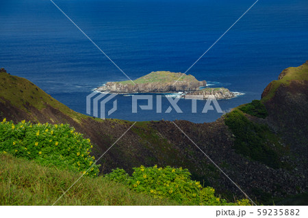 Tangata matu islets in Rapa Nui, long shot Tangata matu islets in Rapa Nui, long shot 59235882