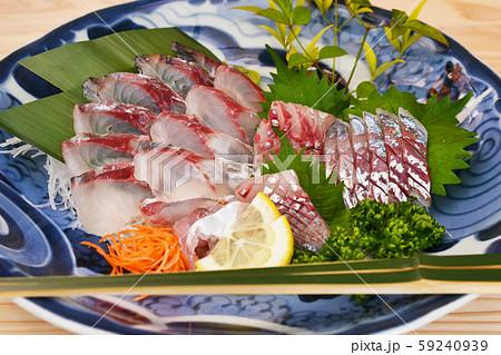 関あじの刺身で一献 59240939