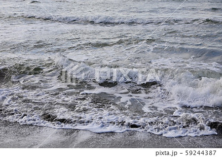 あそびーち石狩(石狩浜海水浴場)の波打ち際 あそびーち石狩(石狩浜海水浴場)の波打ち際 59244387