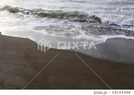 あそびーち石狩(石狩浜海水浴場)の波打ち際 あそびーち石狩(石狩浜海水浴場)の波打ち際 59244390