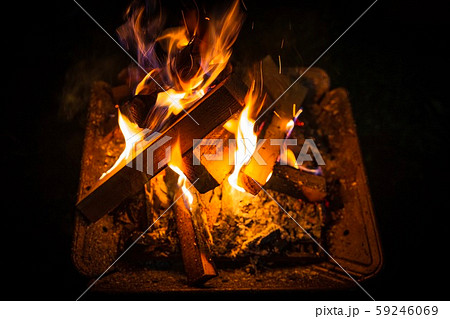 焚き火 59246069