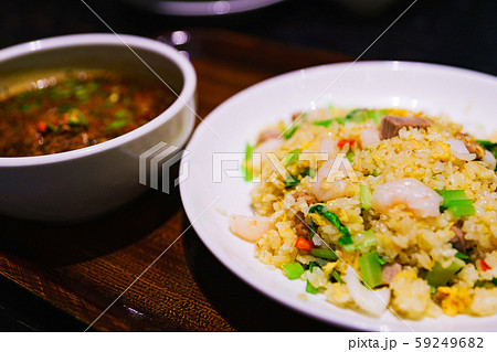胡麻担々麺　担々麺　五目炒飯　炒飯　チャーハン　中華料理　アジア料理　辛い　ラーメン　フード　定食 59249682
