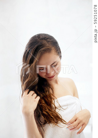 Wet hair woman portrait, beauty hair healthy skin 59251078