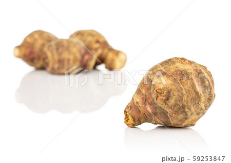 Fresh brown jerusalem artichoke isolated on white Fresh brown jerusalem artichoke isolated on white 59253847