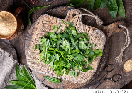Preparation of ribwort plantain syrup against cough 59255187