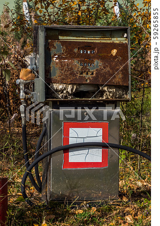 アンティークガソリン給油機　Old Gas Station Refueling Machine 59265855