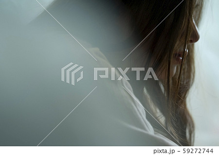 女性　ライフスタイル　ネガティブ 59272744