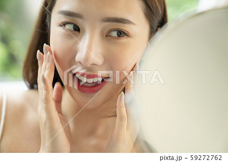 女性　ビューティー　朝 59272762