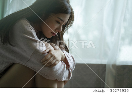 女性 ライフスタイル ネガティブ 女性 ライフスタイル ネガティブ 59272936