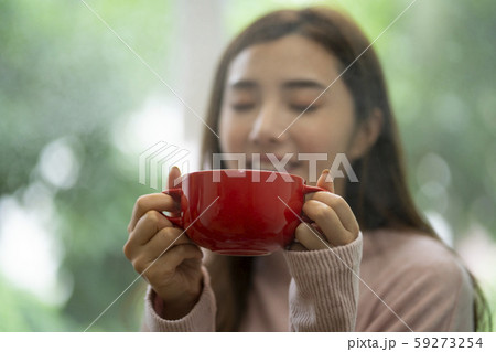 女性 ライフスタイル 食事 女性 ライフスタイル 食事 59273254