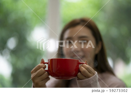 女性 ライフスタイル 食事 女性 ライフスタイル 食事 59273302