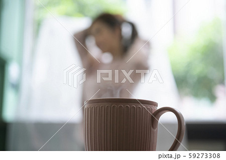 女性　ライフスタイル　ティータイム 59273308