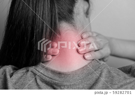 Woman with pain in neck. 59282701