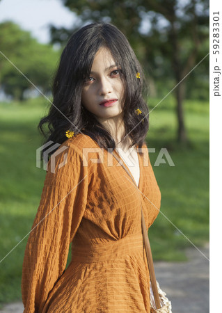 Asian young woman in the park 59283301