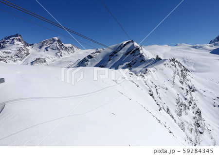 冬のスイス ツェルマット スキー場 Matterhorn Zermatt 冬のスイス ツェルマット スキー場 Matterhorn Zermatt 59284345